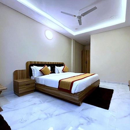 Hotel Vrinda Niddhivan ! Fully Ac, Prem Mandir At Walking Distance ! Just Near The Iskcon Temple Vrindāvan Eksteriør billede