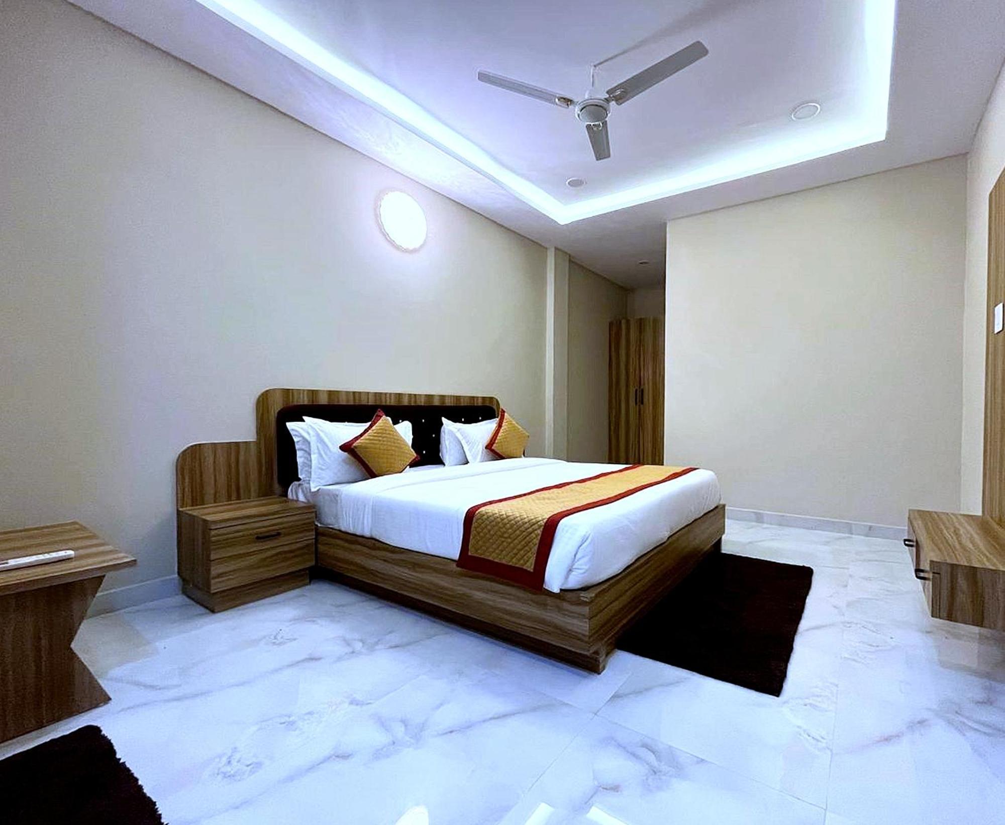 Hotel Vrinda Niddhivan ! Fully Ac, Prem Mandir At Walking Distance ! Just Near The Iskcon Temple Vrindāvan Eksteriør billede